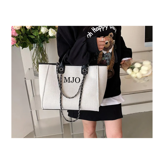 Medium signature tote bag in off white